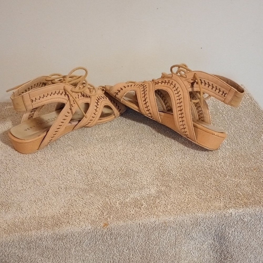 Women's Very Volatile Los Angeles Tan Lace-Up Sandals - Picture 3 of 5